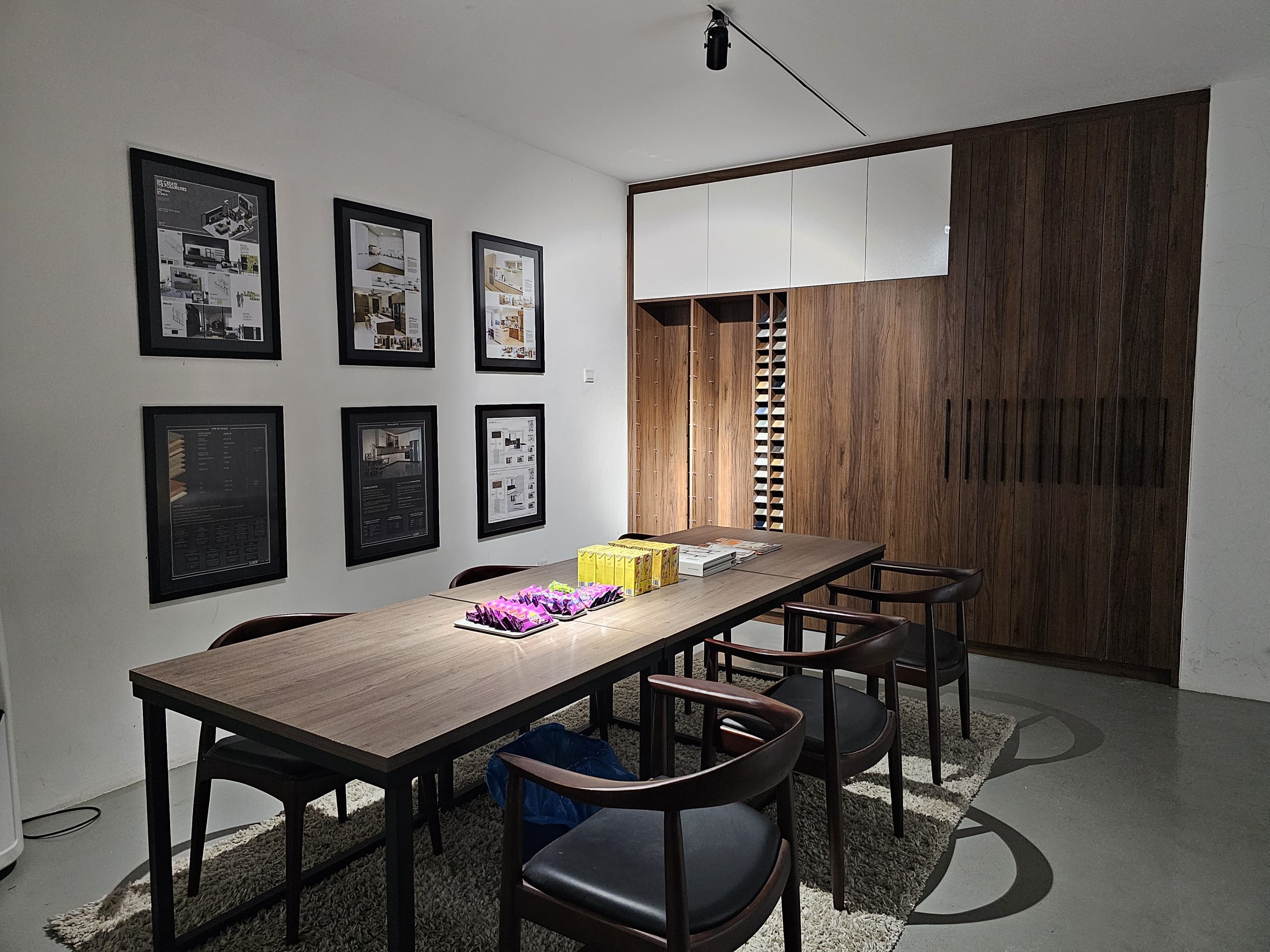 Ecubespace JB showroom